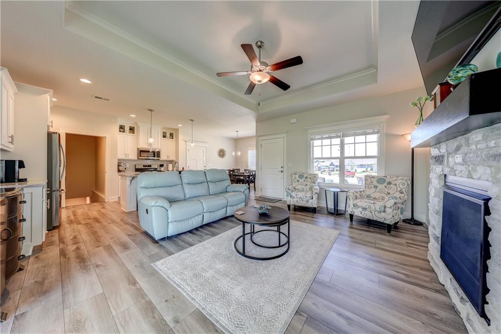 Photo 6 of 15761 Sheridan Place