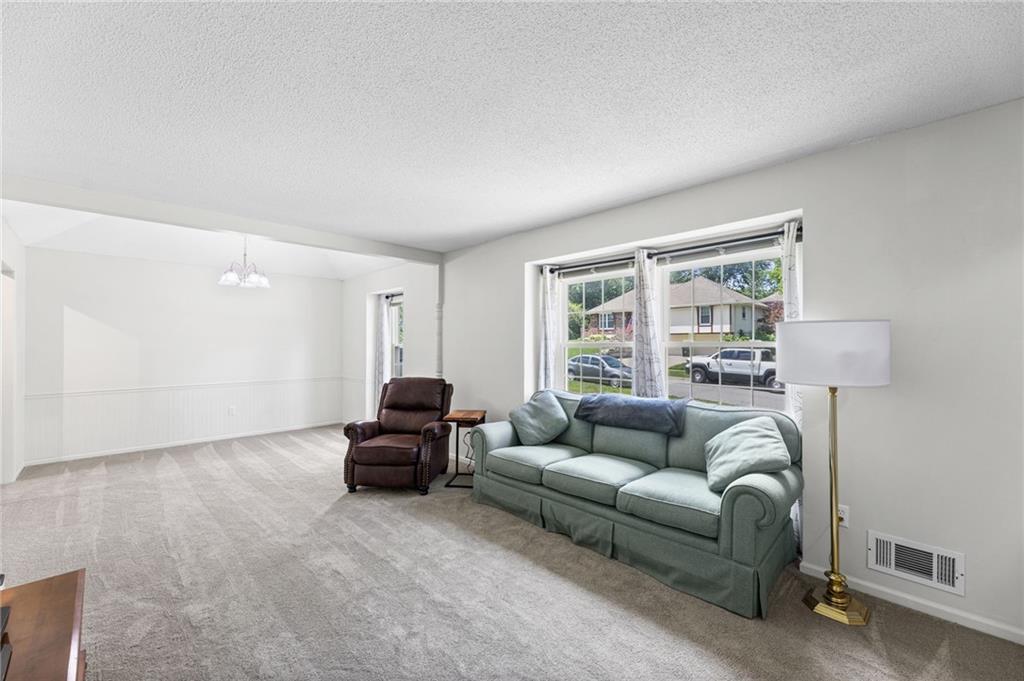 Photo 5 of 507 London Way