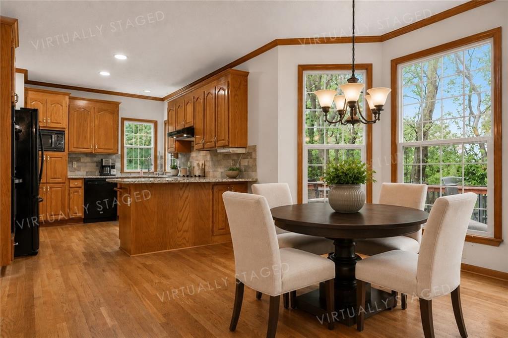 Photo 5 of 8442 Lakeview Avenue