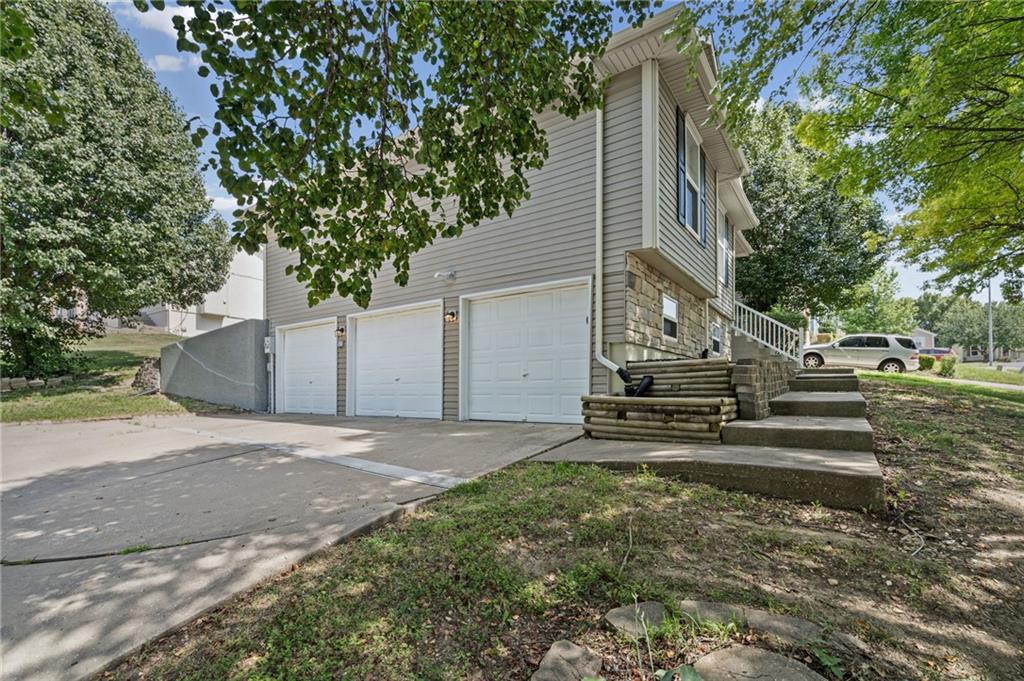Photo 3 of 6315 N Quincy Avenue