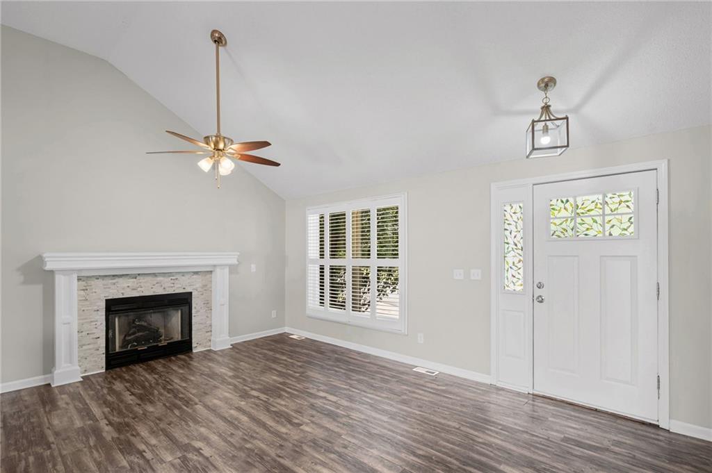 Photo 5 of 6315 N Quincy Avenue