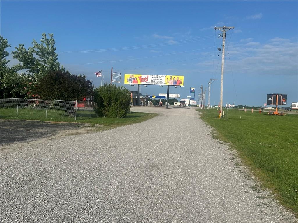 Photo 6 of 1099 NE 50 Highway