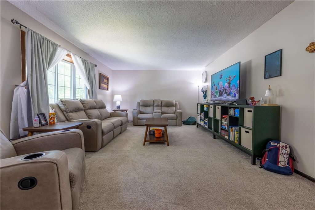 Photo 5 of 2209 N Leonard Road