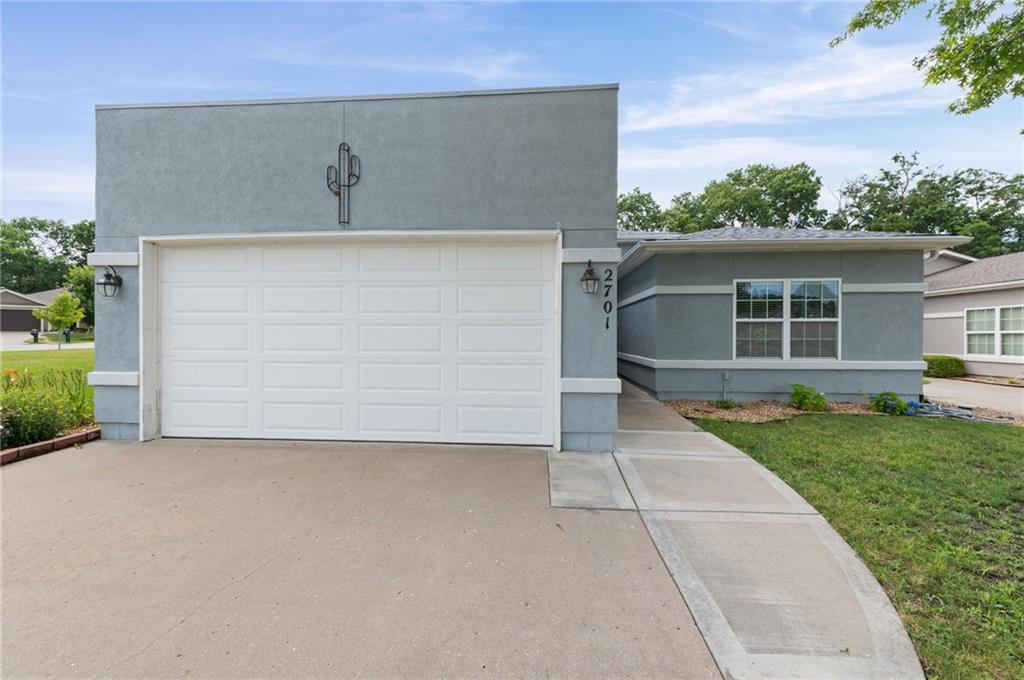 Photo 3 of 2701 NE Sonora Valley Drive