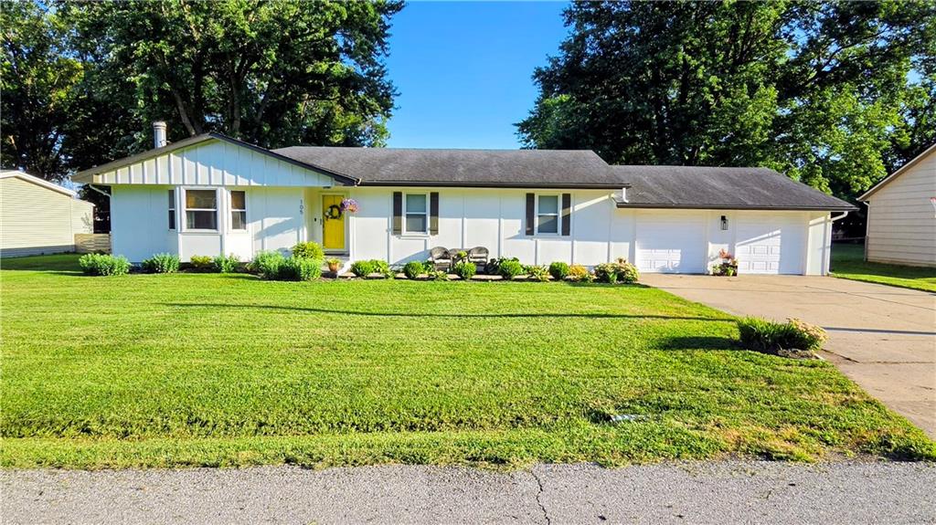 Photo of 105 Broadway Street in Grain Valley, MO