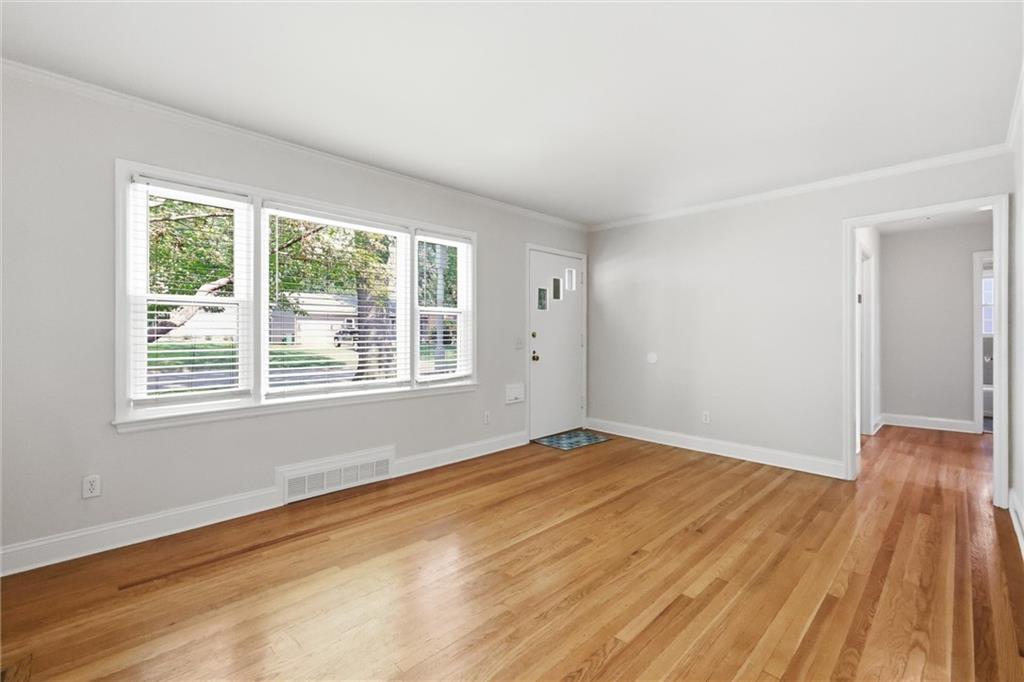 Photo 7 of 5516 Rosewood Street
