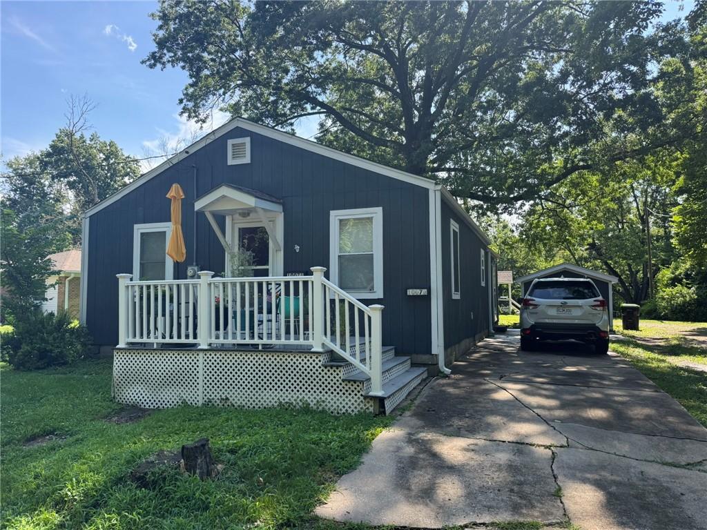 Photo of 1007 A & B Lexington N/A S