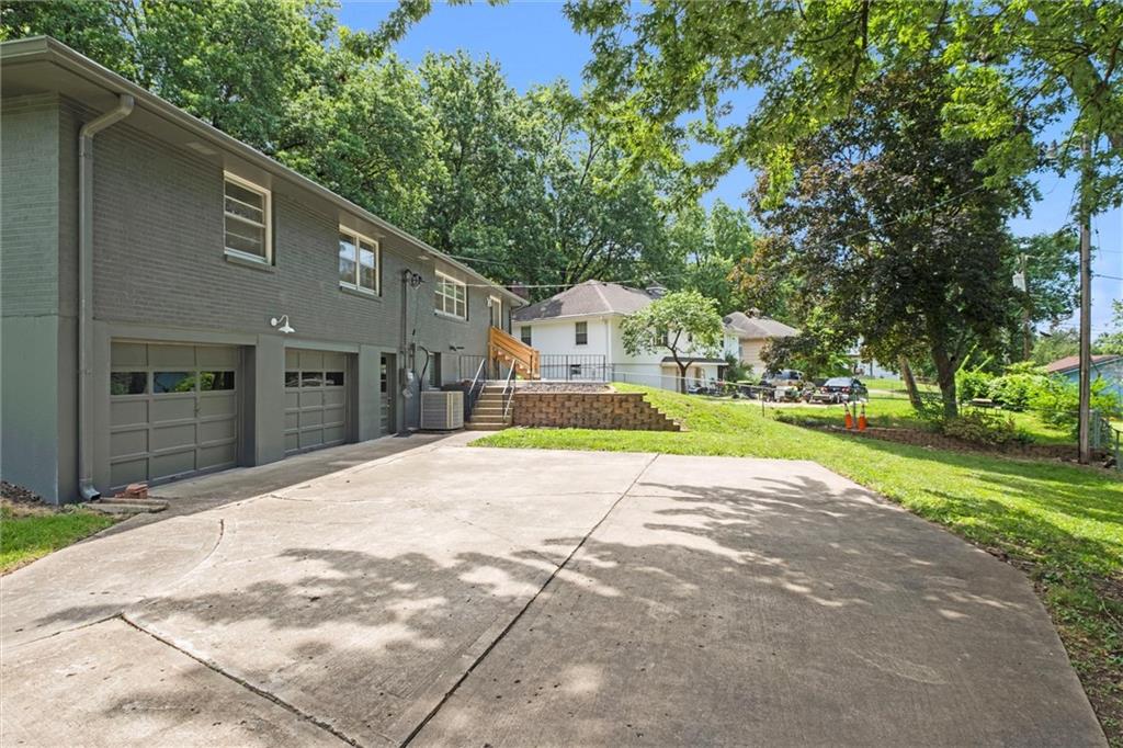 Photo 7 of 6100 Englewood Avenue
