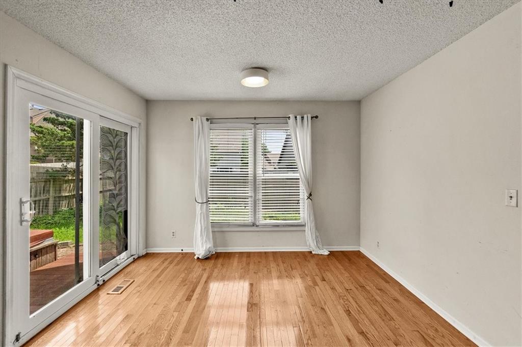 Photo 6 of 11635 Garnett Street