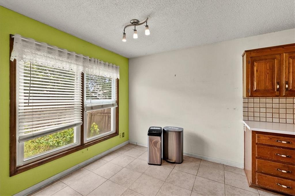 Photo 7 of 11635 Garnett Street