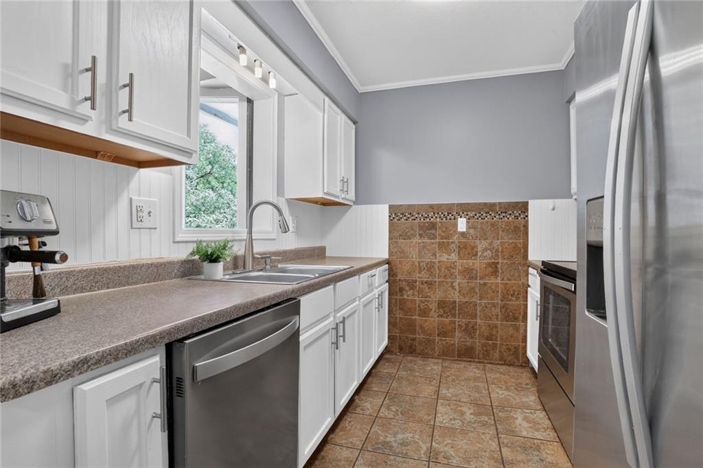Photo 6 of 1308 NE 88th Street