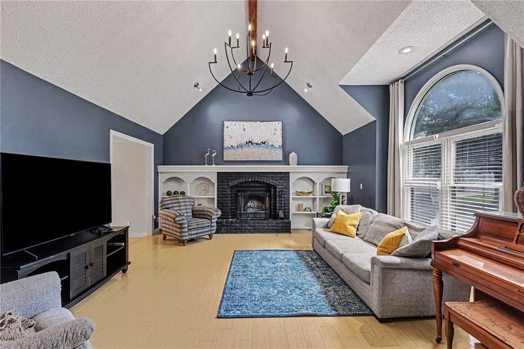 Photo 5 of 15299 CONSER Street