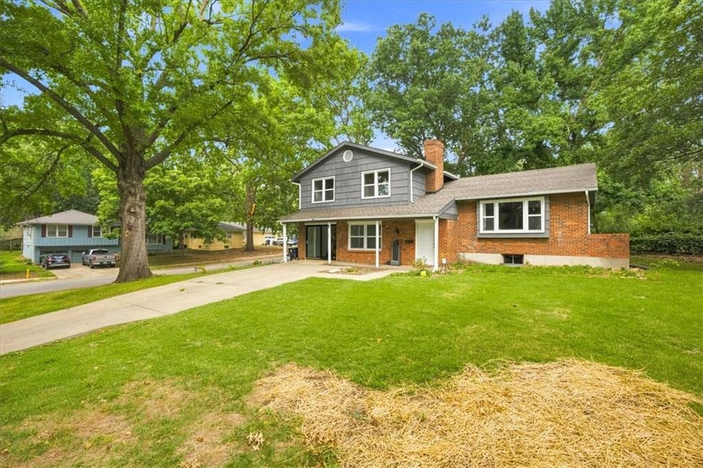 Photo 4 of 10001 Cambridge Avenue