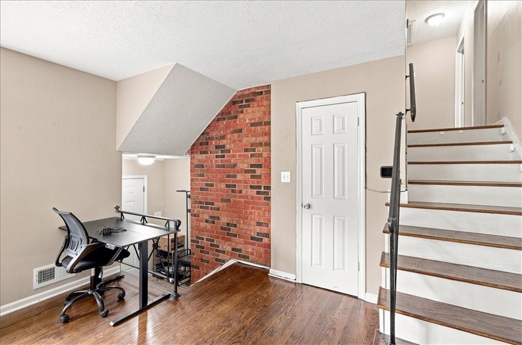 Photo 5 of 10001 Cambridge Avenue