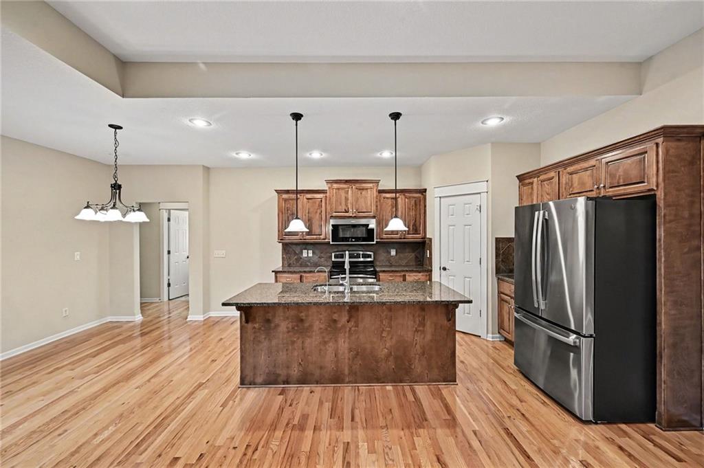 Photo 4 of 408 E 30th Avenue
