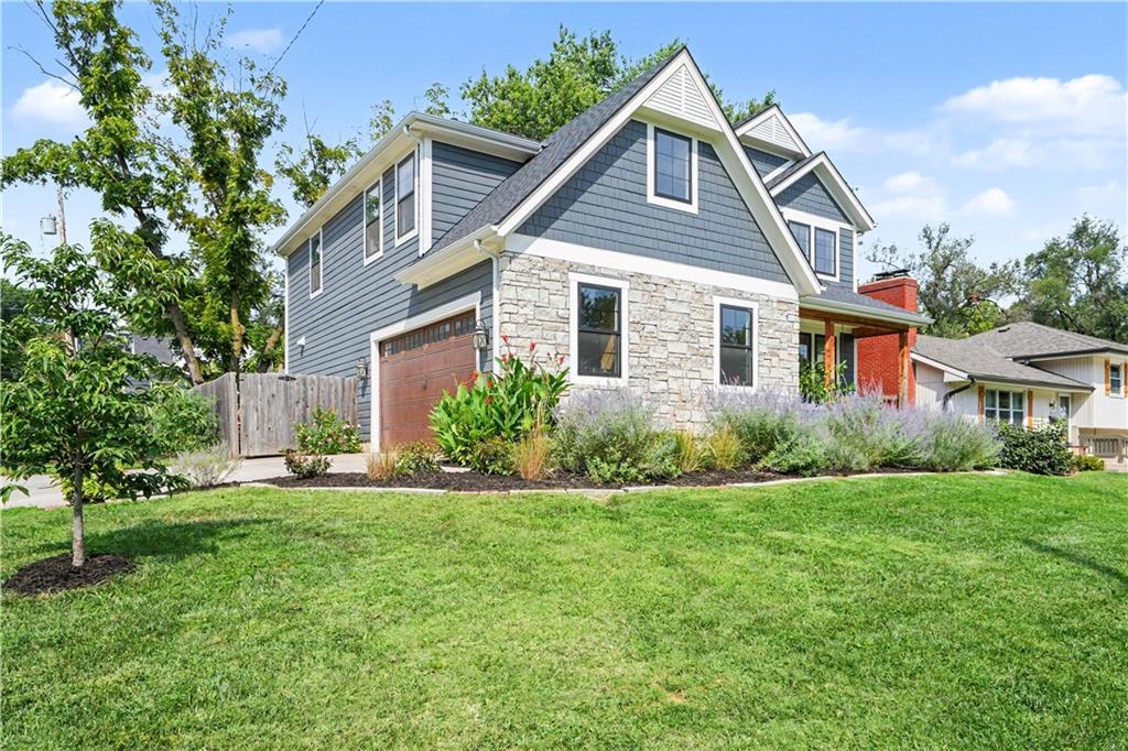 Photo 3 of 5540 Maple Street