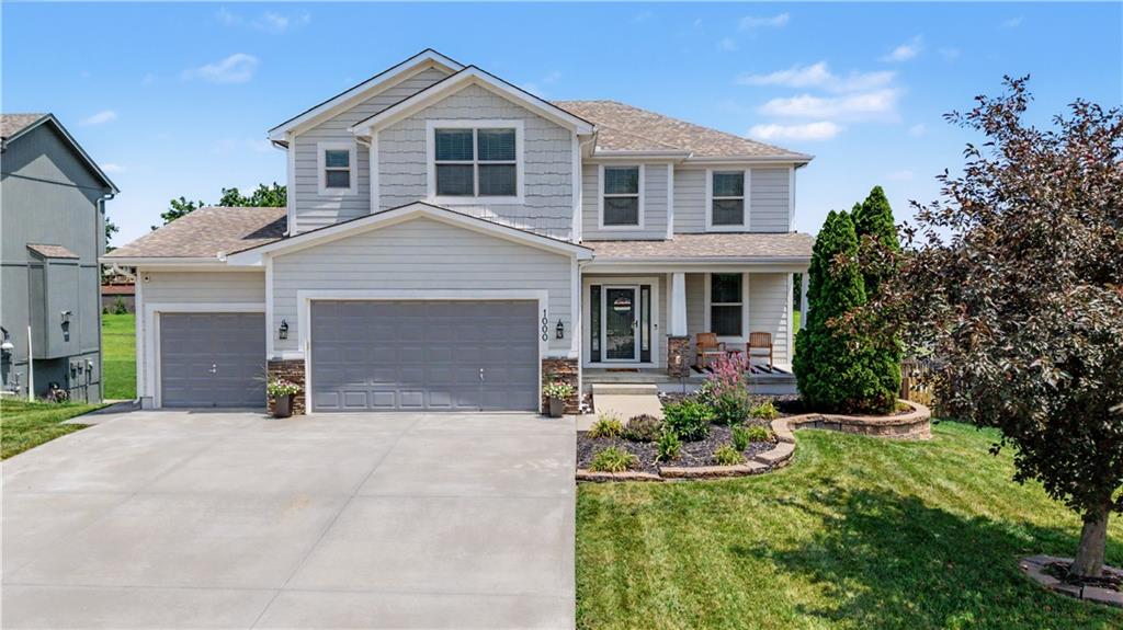 Photo of 1000 BELLFLOWER Lane
