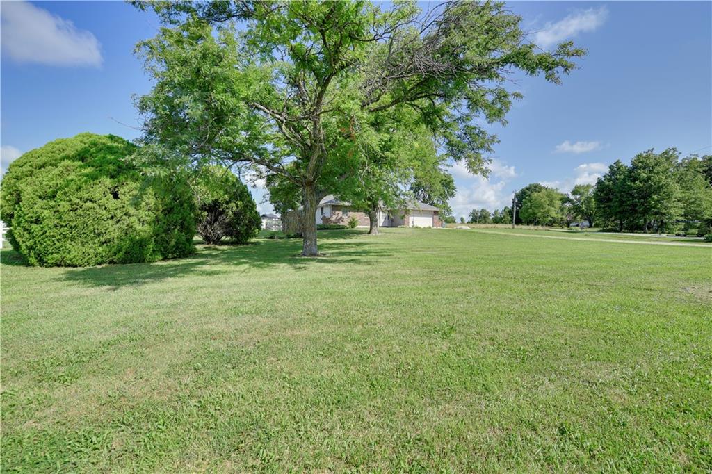Photo 3 of 22284 Rosewood Street