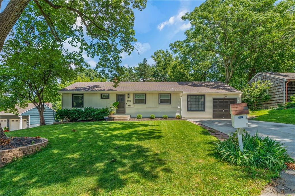 Photo 3 of 4916 W 78th Place