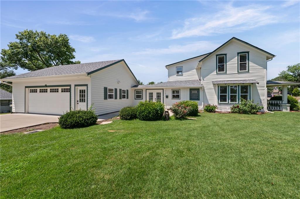 Photo 4 of 11815 Johnson Drive