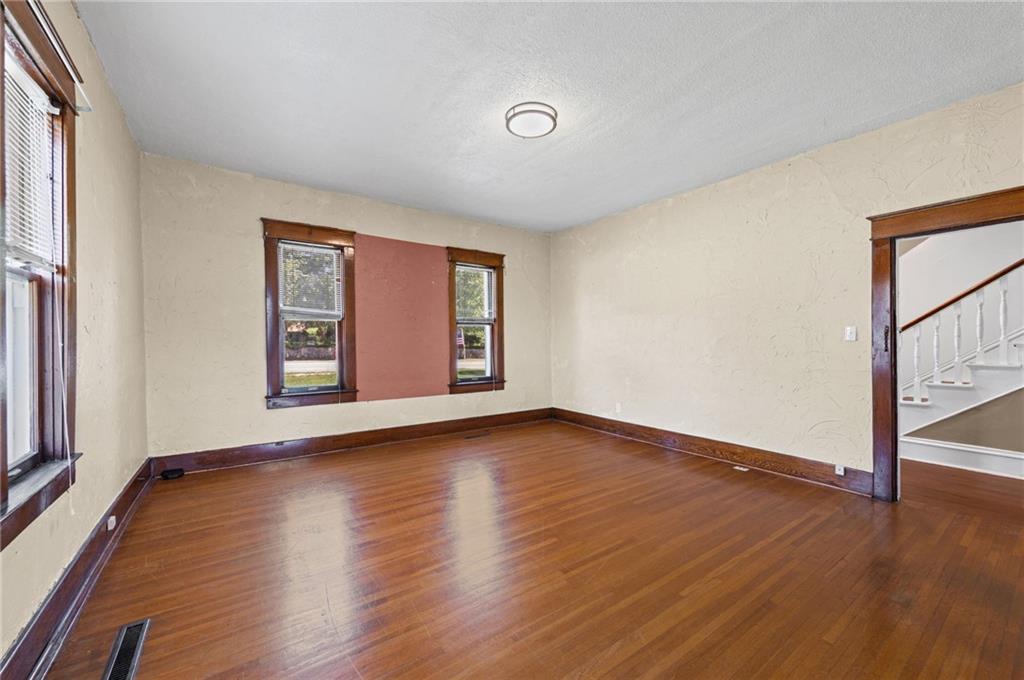 Photo 7 of 11815 Johnson Drive