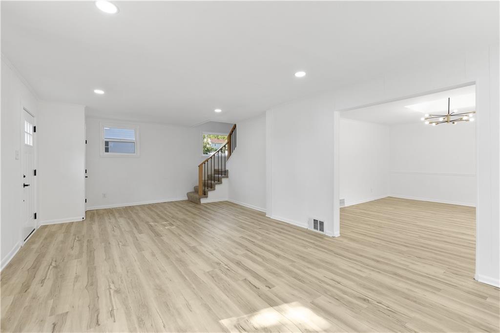 Photo 6 of 3242 Roberts Street