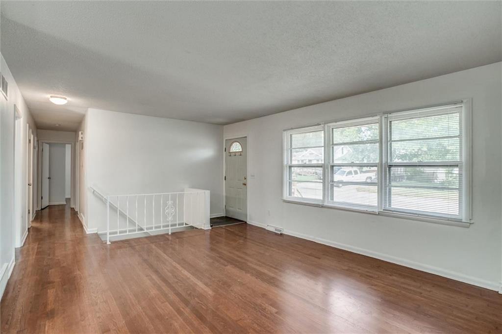 Photo 3 of 439 E Whittier Street