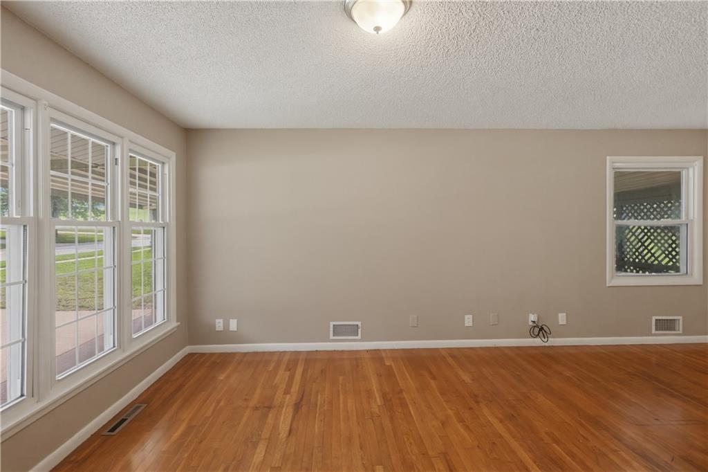 Photo 6 of 5206 Palmer Drive