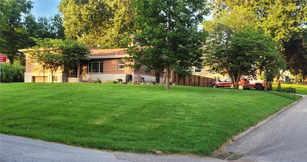 Photo of 3601 Doniphan Avenue
