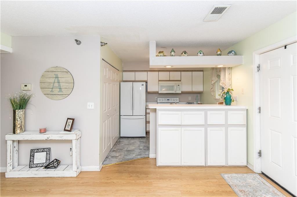 Photo 5 of 2330 NE 68th Street #1