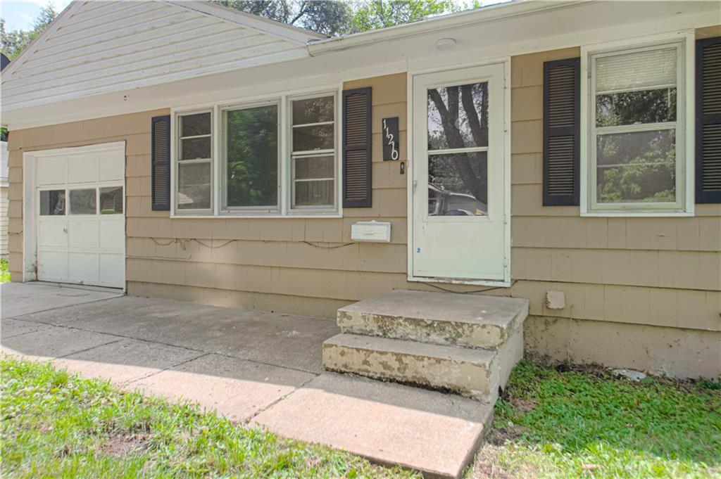 Photo 3 of 11210 Donnelly Avenue