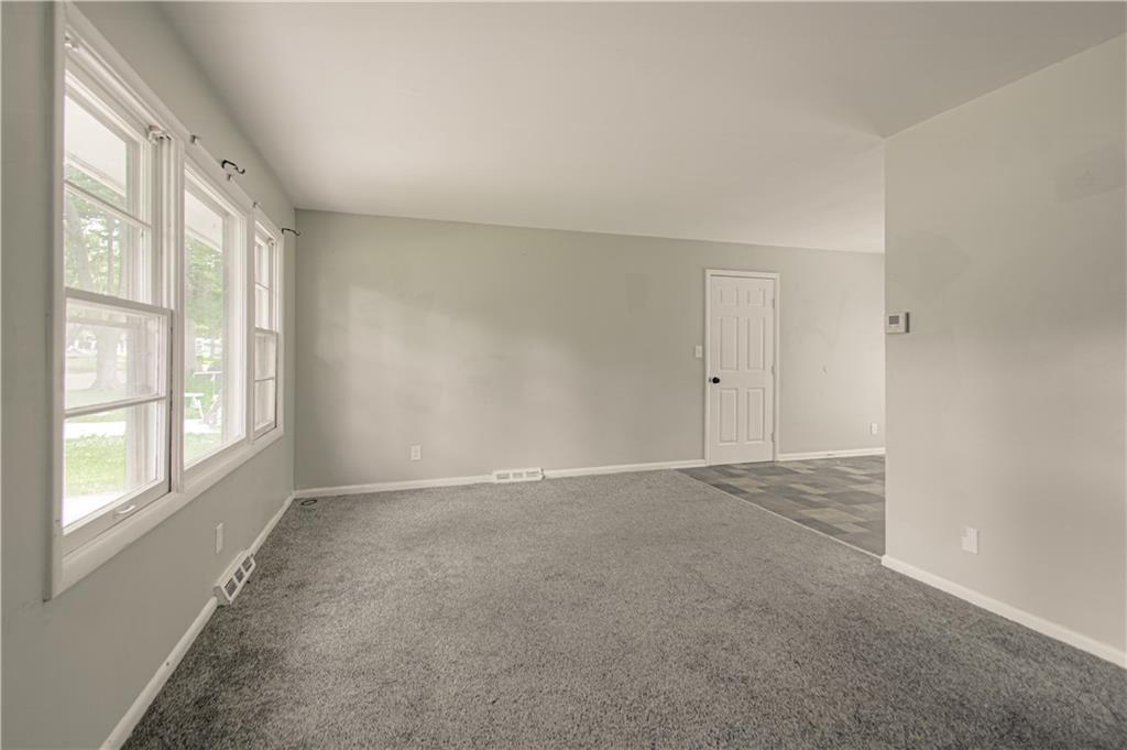 Photo 6 of 11210 Donnelly Avenue