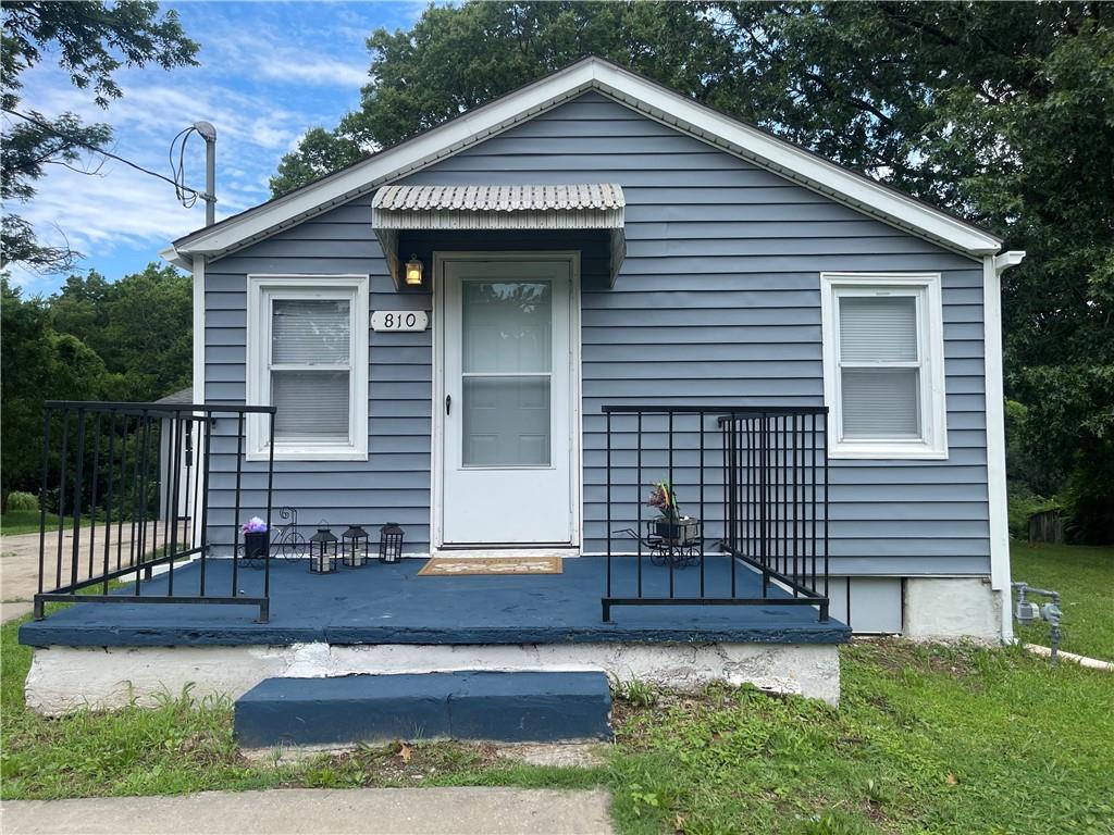 Photo of 810 N Grand Avenue