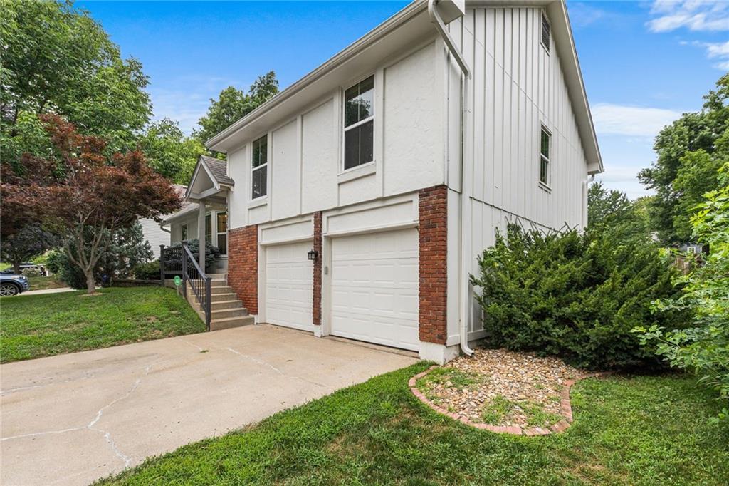 Photo 3 of 14616 W 90th Street