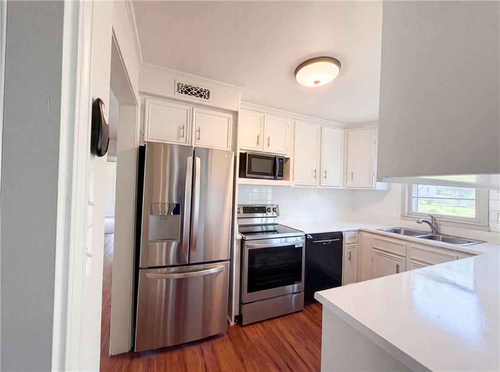 Photo 7 of 11615 W 68th Street