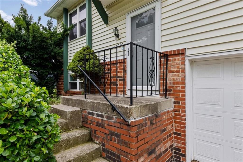 Photo 3 of 13020 S Sycamore Street