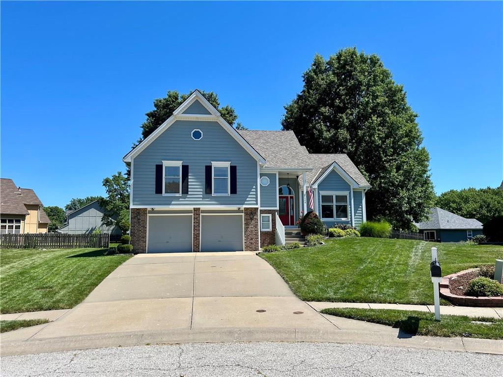 Photo 2 of 7608 NW 76th Place