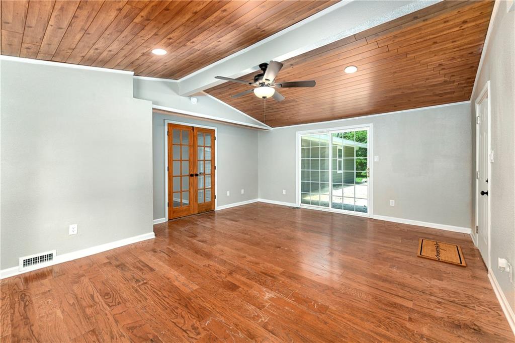 Photo of 7132 Parallel Parkway