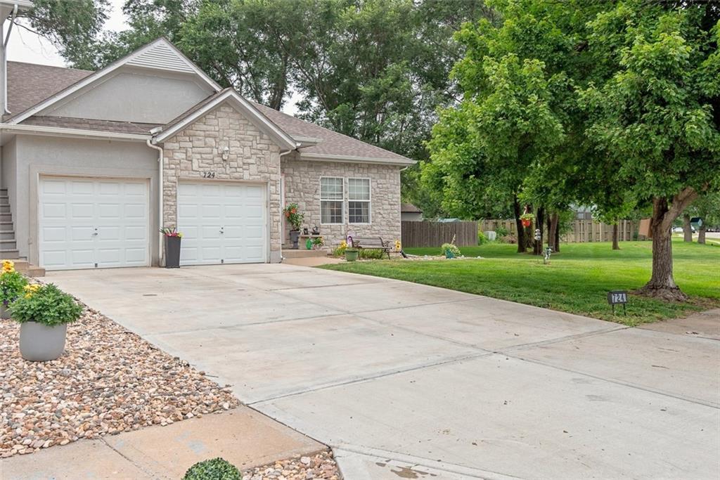 Photo of 724 S Woodson Lane