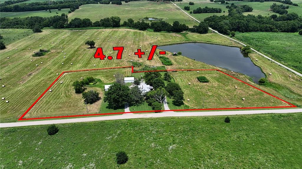 Photo of 835 NW 950 Road