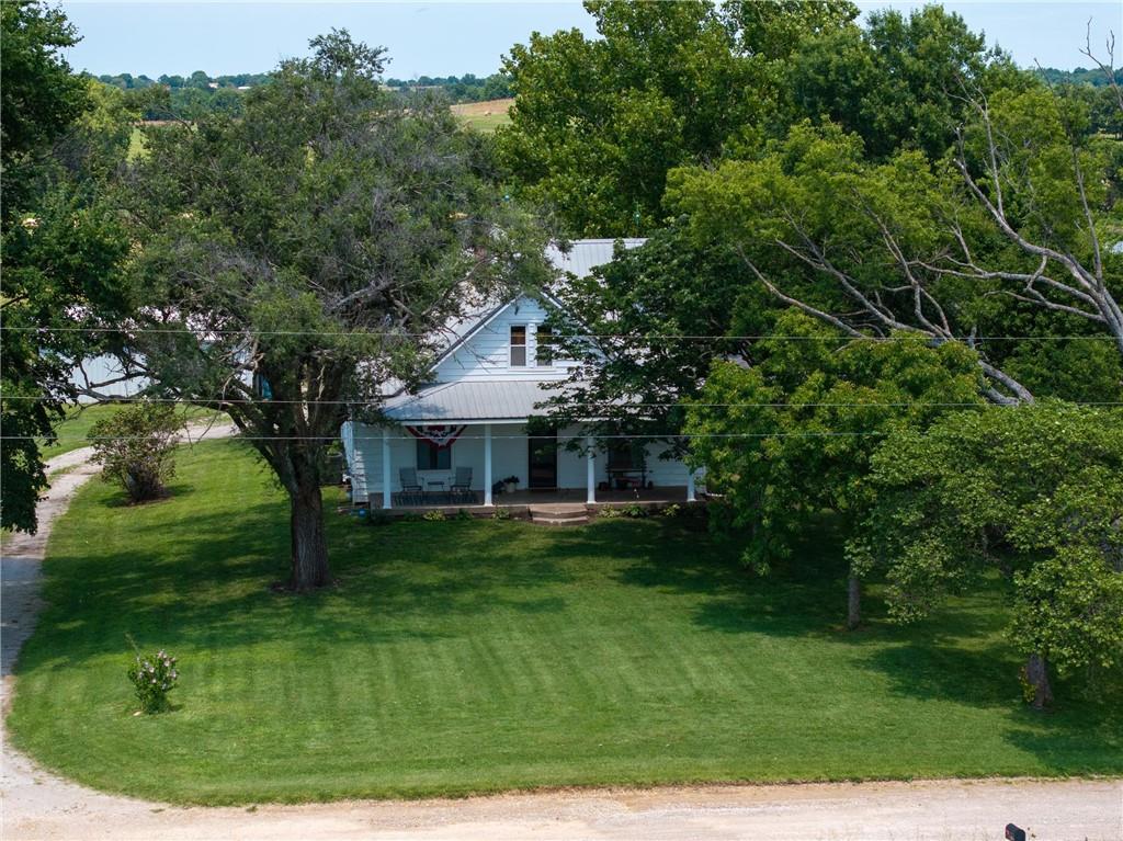 Photo 4 of 835 NW 950 Road