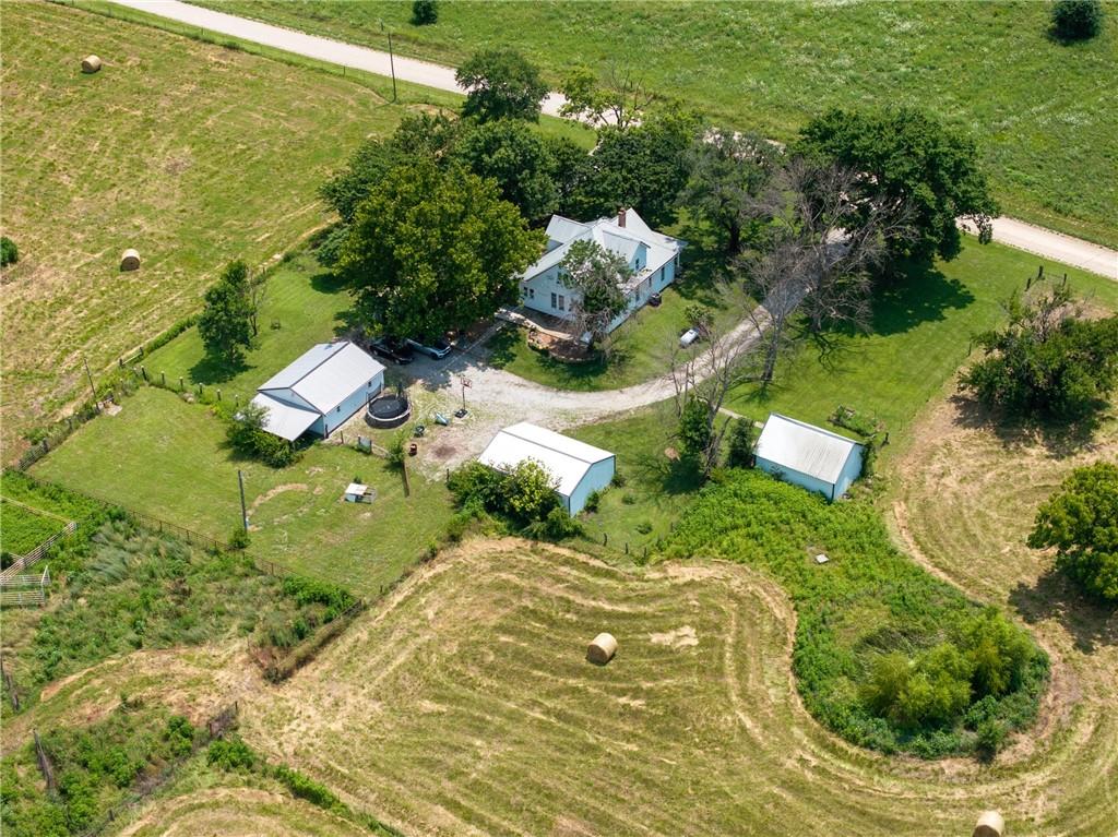 Photo 6 of 835 NW 950 Road