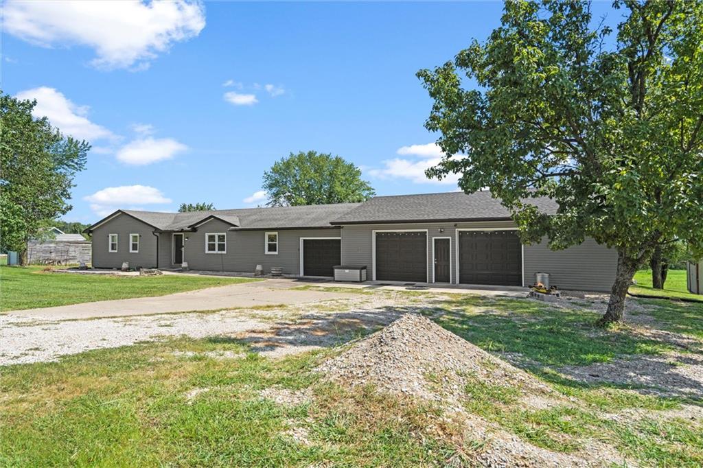 Photo 6 of 17739 Eisenhower Road