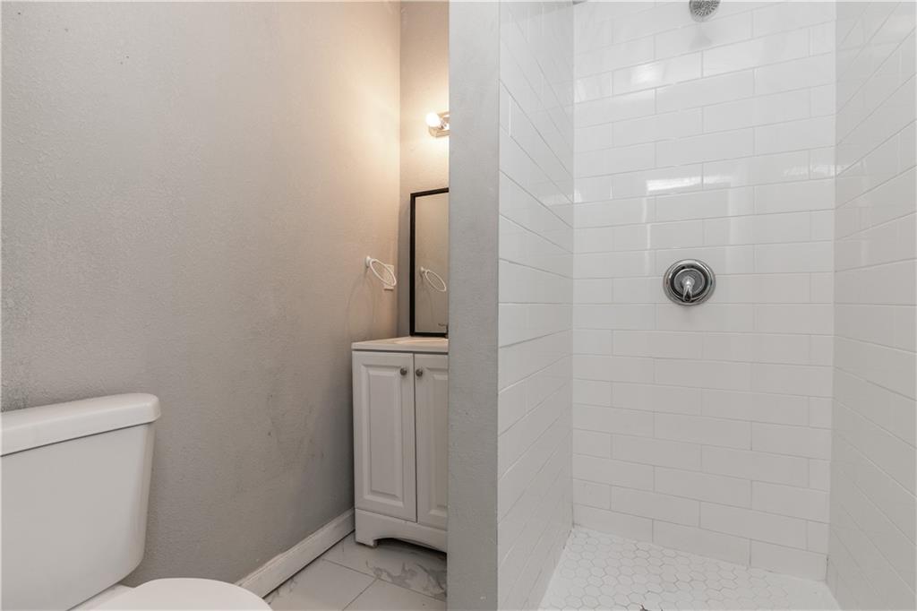 Photo 5 of 5605 E 36TH Street