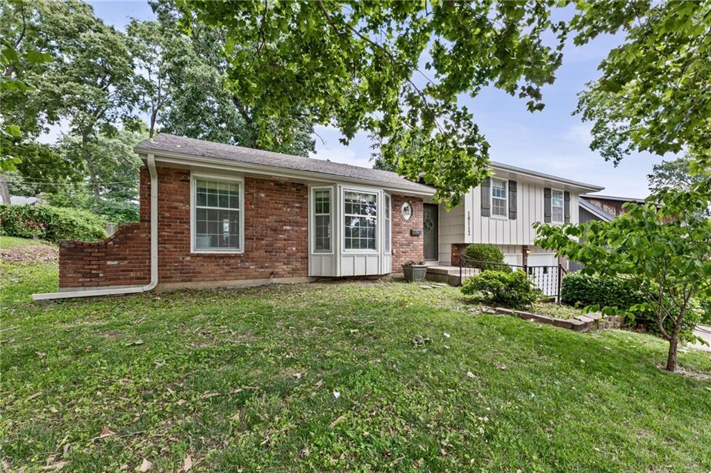 Photo 3 of 10112 W 65th Street