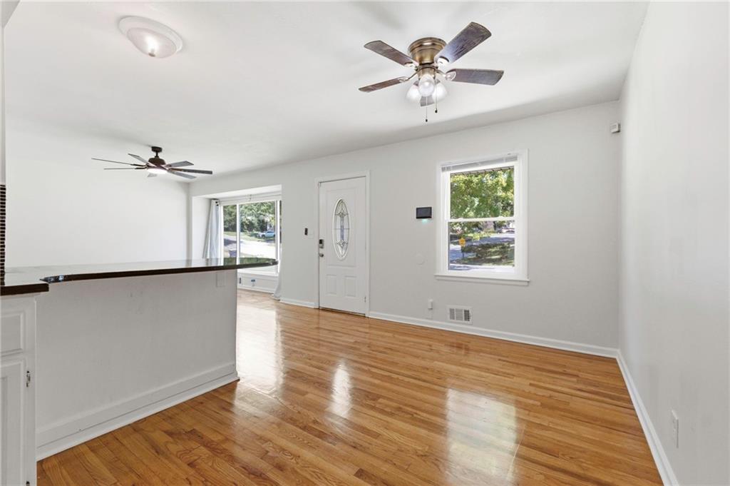 Photo 5 of 6301 E 101st Street