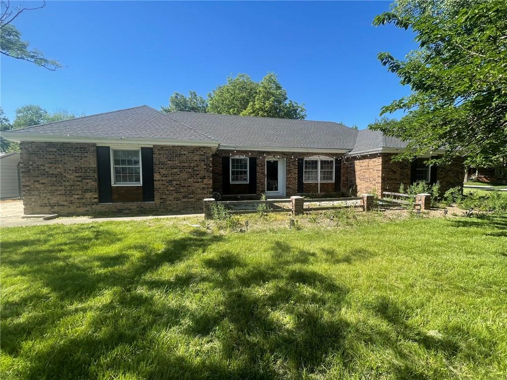 Photo 2 of 1603 Highland Drive