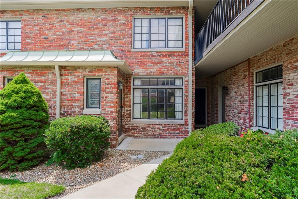 Photo of 8363 Somerset Drive #8363