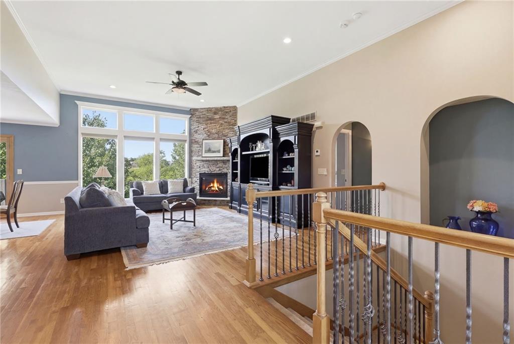 Photo 6 of 13718 BERGER Avenue