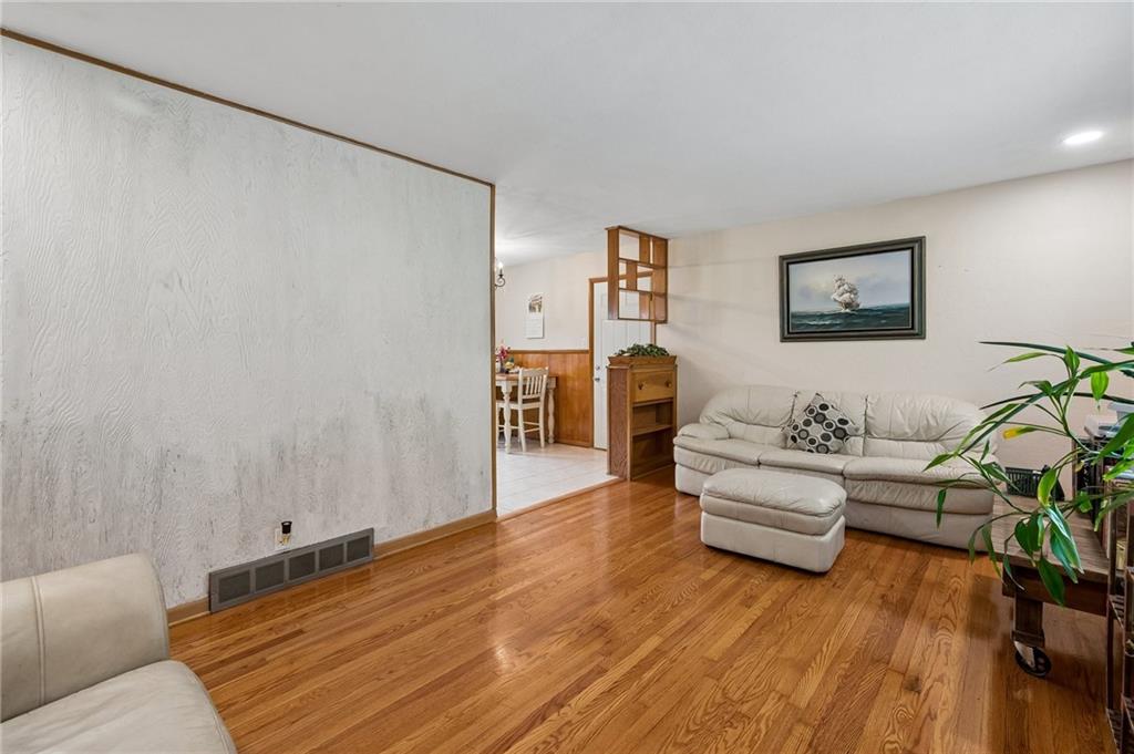 Photo 5 of 3603 S Claremont Avenue